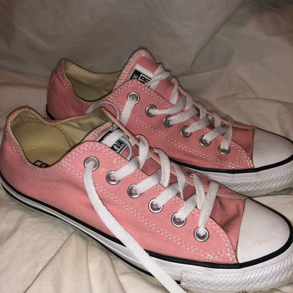 Light pink Converse